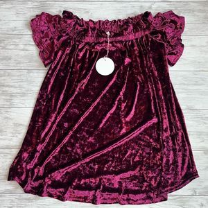 UMGEE Top Size Small NWT